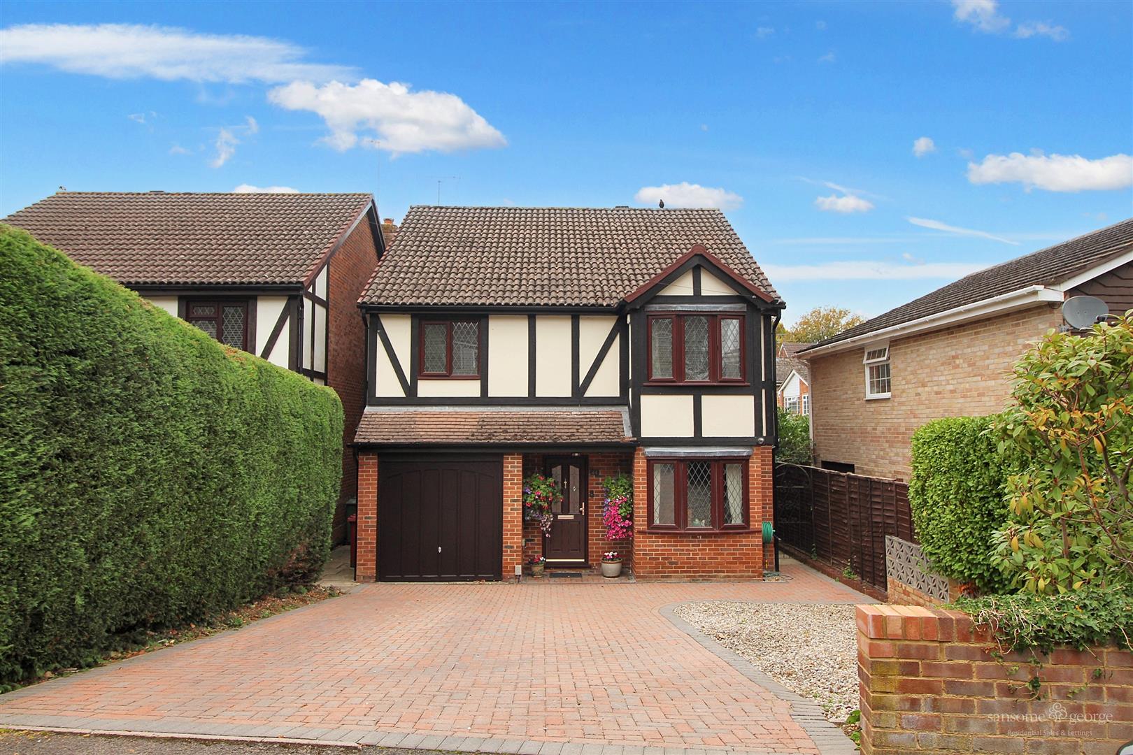 4 bed property in Westwood Glen, Reading
